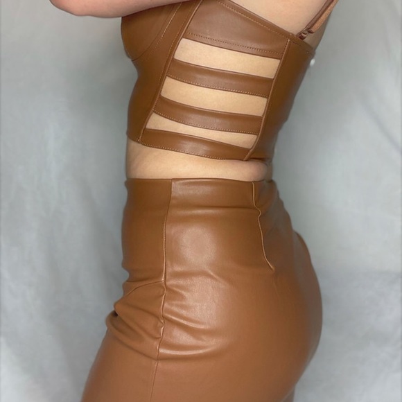 To purchase Visit new Poshmark page:  @Breathtaking_ - Picture 1 of 3